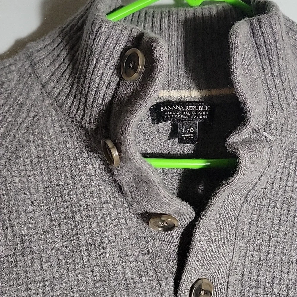 Banana Republic Italian Yarn Wool Blend Turtleneck Button Sweater Size Large - Picture 3 of 8